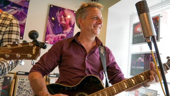 Acoustic Vibes - Richard