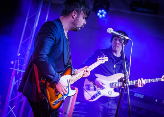 atlantics guitarist, live stage