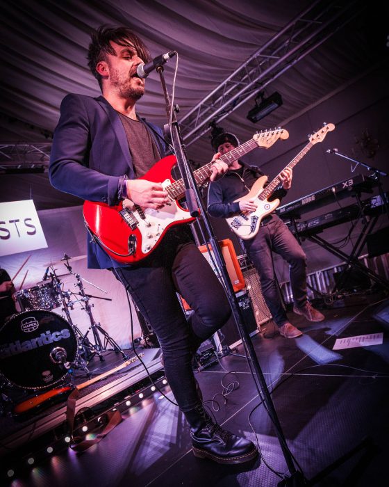 atlantics guitarist, live stage