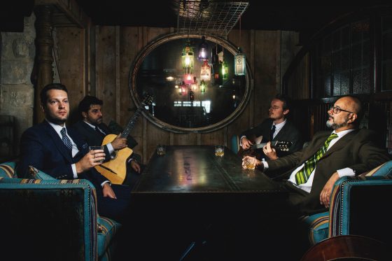 Djingo Django - Having a drink
