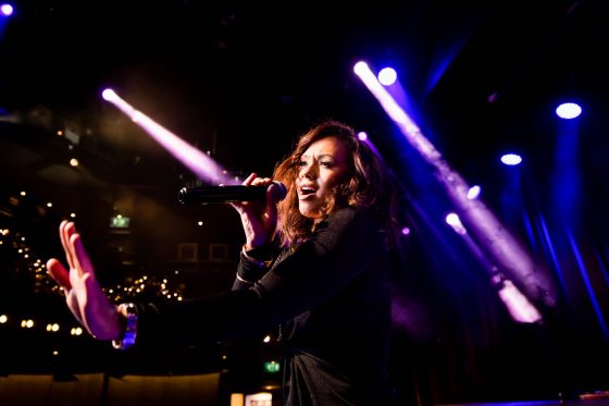 groovelights singer live