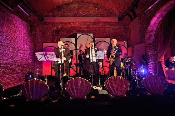 IN the Mood - Swing Band