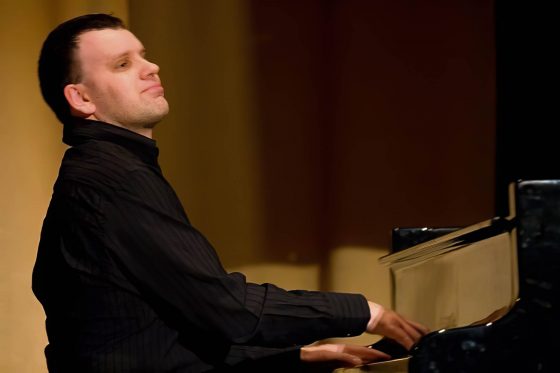 Pianist Glenn - Leicester Pianist
