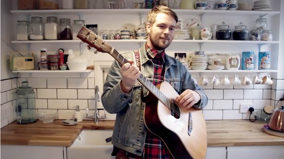 Tom Lewitt - Acoustic Singer